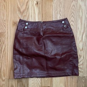 BRAND NEW FREE PEOPLE Faux Leather Skirt - Size 2